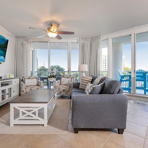 Three-Bedroom Apartment Ocean View